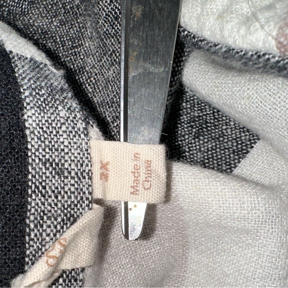 Soft Surroundings Black and White Plaid Tunic - Picture 4 of 8